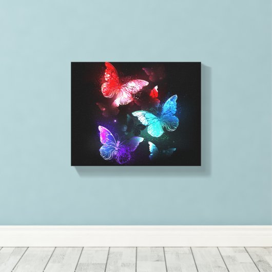 Drie golvende Butterflies op nachtachtergrond Canvas Afdruk (Insitu (Houten vloer))