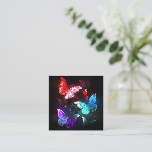 Drie golvende Butterflies op nachtachtergrond Contactkaartje (Staand voorkant)