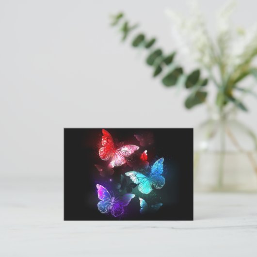 Drie golvende Butterflies op nachtachtergrond Contactkaartje (Staand voorkant)