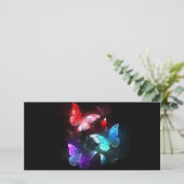 Drie golvende Butterflies op nachtachtergrond Feestdagenkaart (Staand voorkant)