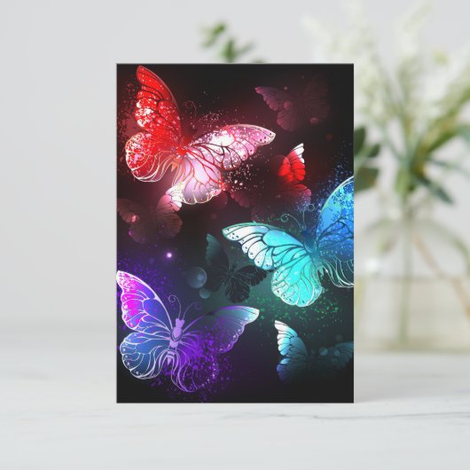 Drie golvende Butterflies op nachtachtergrond Kaart (Staand voorkant)