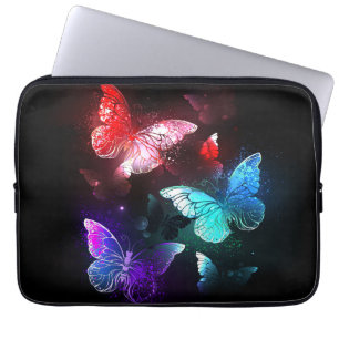Drie golvende Butterflies op nachtachtergrond Laptop Sleeve
