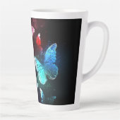 Drie golvende Butterflies op nachtachtergrond Latte Mok (Rechts)