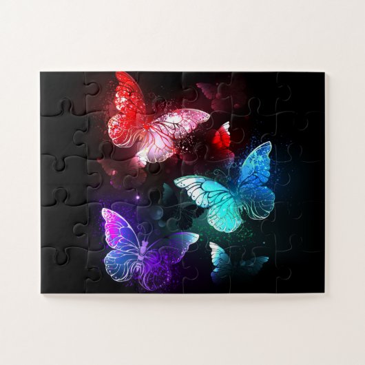 Drie golvende Butterflies op nachtachtergrond Legpuzzel (Horizontaal)