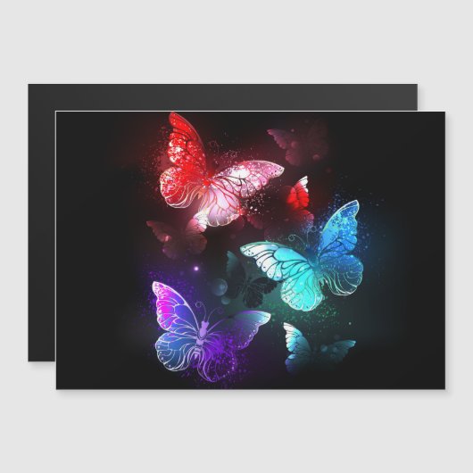 Drie golvende Butterflies op nachtachtergrond Magnetische Uitnodiging (Voorkant / Achterkant)