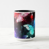 Drie golvende Butterflies op nachtachtergrond Mok (Midden)