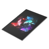 Drie golvende Butterflies op nachtachtergrond Notitieblok (Schuin)