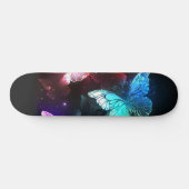 Drie golvende Butterflies op nachtachtergrond Persoonlijk Skateboard (Horizontaal)