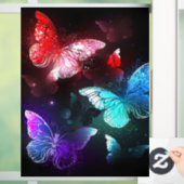 Drie golvende Butterflies op nachtachtergrond Raamsticker (Huis)