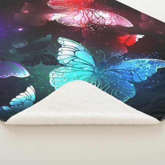 Drie golvende Butterflies op nachtachtergrond Sherpa Deken (3/4)
