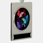 Drie golvende Butterflies op nachtachtergrond Verzilverd Banner Ornament (Rechts)