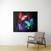 Drie golvende Butterflies op nachtachtergrond Wandkleed (In Situ (horizontaal))