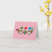 Drie grappige kerstgnome-uilen kaart (Gele Bloem)
