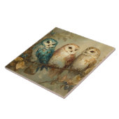 Drie grillige uilen op een tak tegeltje (Zijkant)