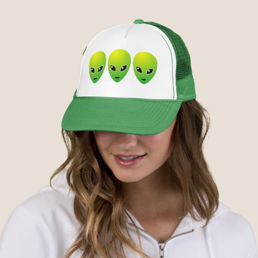 Drie groene Aliens - Gepersonaliseerd Trucker Pet (In situ)