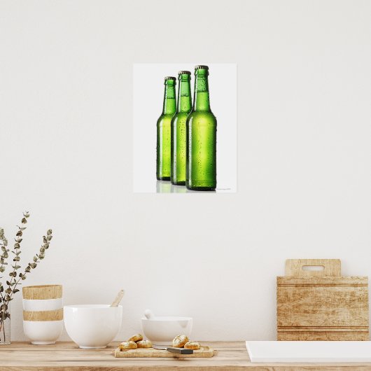 Drie groene flessen bier op witte achtergrond, poster (Keuken)