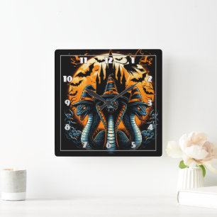 Drie heksenslangen onder een volle pet vierkante klok