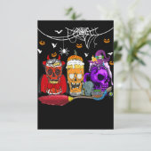 Drie horrorglazen van bier Halloween schedel kostu Kaart (Staand voorkant)