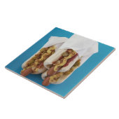 Drie hotdogs in bundels tegeltje (Zijkant)