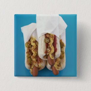 Drie hotdogs in bundels vierkante button 5,1 cm