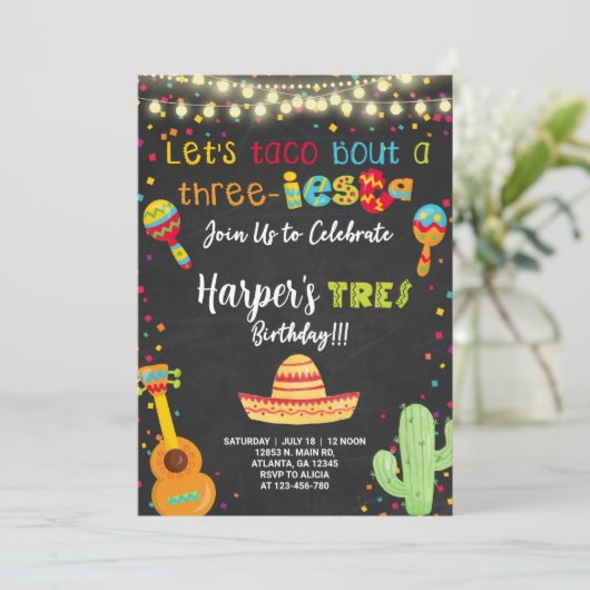 Drie-iesta fista meisjes verjaardagsuitnodiging. kaart (Staand voorkant)