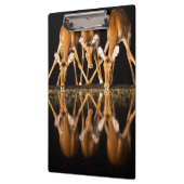 Drie impala's drink 's nachts samen klembord (Links)