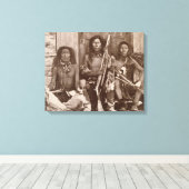 Drie Indische Braves, gefotografeerd door de Royal Canvas Afdruk (Insitu (Houten vloer))