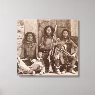Drie Indische Braves, gefotografeerd door de Royal Canvas Afdruk