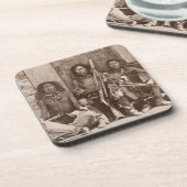 Drie Indische Braves, gefotografeerd door de Royal Drankjes Onderzetter (Linkerzijde)