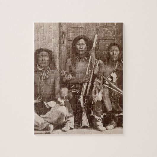 Drie Indische Braves, gefotografeerd door de Royal Legpuzzel (Verticaal)