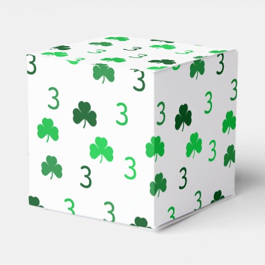 Drie is een charme St Patrick's Day 3e verjaardag Bedankdoosjes (Achterkant)