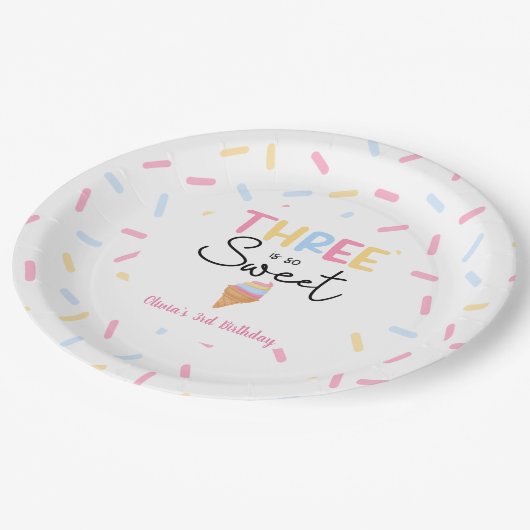 Drie is zo lief ijs 3e verjaardagsfeest papieren bordje (Gekanteld)