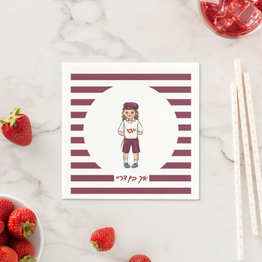 Drie jaar oude jongen gestreept upsherin servetten (Insitu)