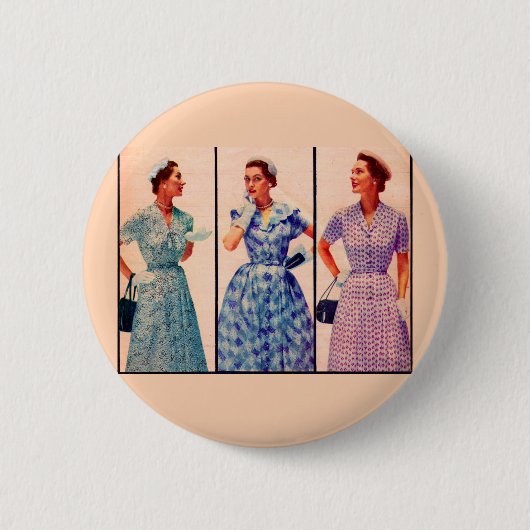 drie japonnen uit 1953 - kleding ronde button 5,7 cm (Voorkant)