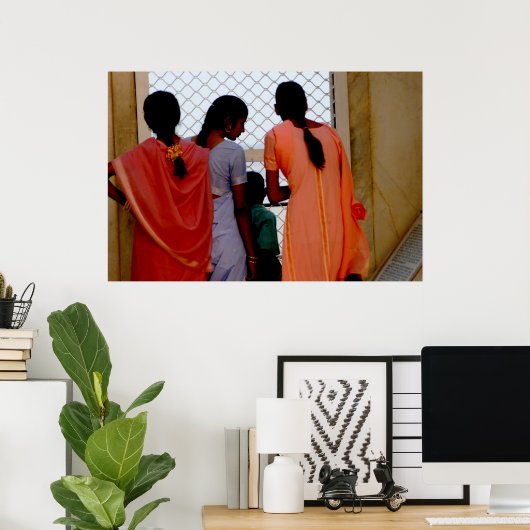 Drie jonge vrouwen poster (Thuiskantoor)