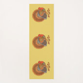 Drie kalkoenen staan in de bladkleuren in de herfs yogamat (Voorkant)