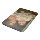 Drie kinderen aan het raam badmat (Gekanteld)