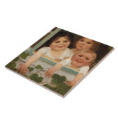 Drie kinderen aan het raam tegeltje (Zijkant)