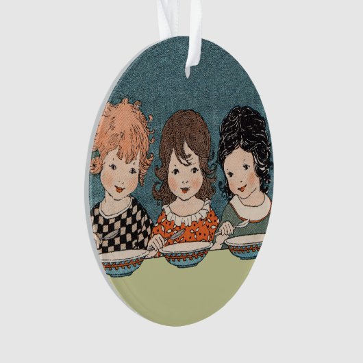 Drie kleine zusjes aan tafel eten soep ornament (voorkant)