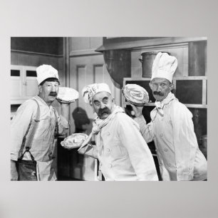 Drie koks houden taarten vast voor een gevecht in  poster