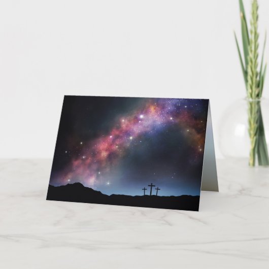 Drie kruisen op een heuvel onder de Melkweg Feestdagen Kaart (Voorkant)