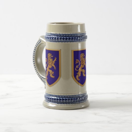 Drie leeuwen op blauwe schilden bierpul (Voorkant links)