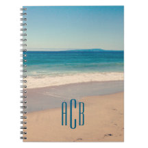 Drie letters Monogram Vakantie Strand Foto