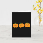 Drie leuke pompoenen voor kinderen halloween en he kaart (Gele Bloem)