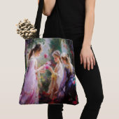 Drie meisjes die in een tuin spelen tote bag (Dichtbij)