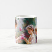 Drie meisjes spelen in een tuin koffiemok (Center)