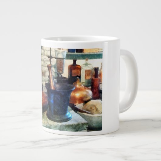 Drie Mortar en Pestles Grote Koffiekop (Voorkant rechts)