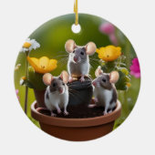 drie muizen in bloempotten, keramisch ornament (Achterkant)