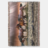 Drie paarden die in de oceaan ronddraaien deken (Voorkant Verticaal)