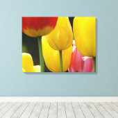 Drie Paneel Canvas afdrukken Fotografie Tulpen (Insitu (Houten vloer))